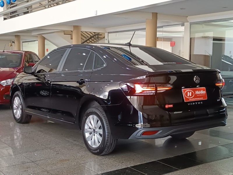 Volkswagen VIRTUS TSI 1.0 2024 HÉLIO AUTOMÓVEIS LAJEADO / Carros no Vale
