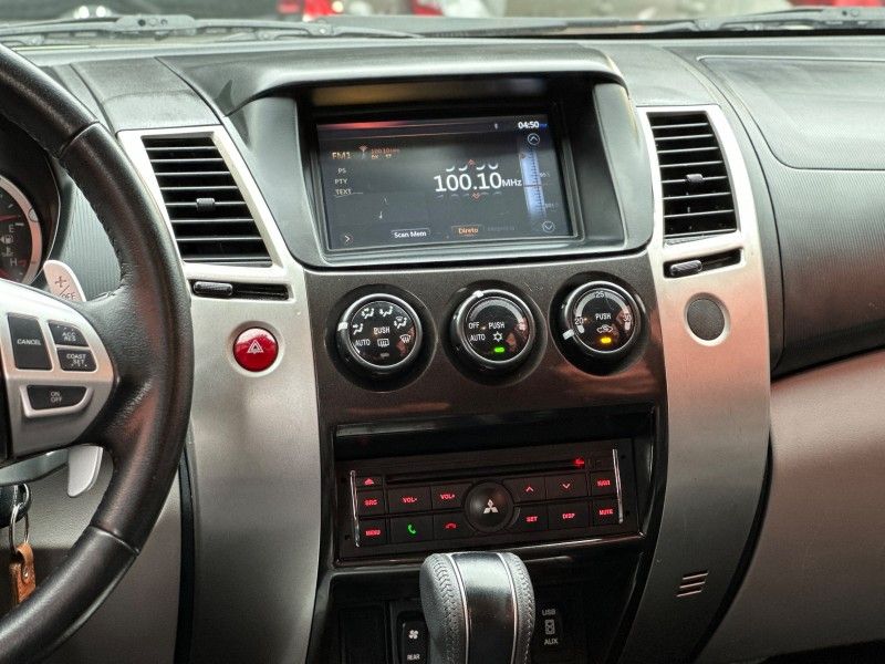 Mitsubishi PAJERO DAKAR HPE 3.2 16V 2015 NEUMANN VEÍCULOS ARROIO DO MEIO / Carros no Vale