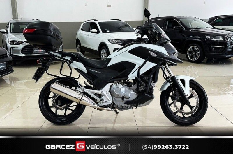HONDA NC 700X ABS 2014/2014 GARCEZ VEÍCULOS BENTO GONÇALVES / Carros no Vale