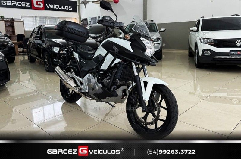 HONDA NC 700X ABS 2014/2014 GARCEZ VEÍCULOS BENTO GONÇALVES / Carros no Vale