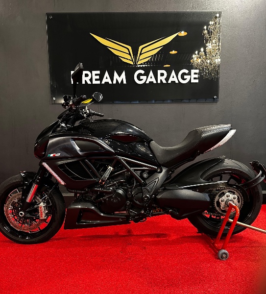 DUCATI DIAVEL 1198 /2013 EXCLUSIVO VEÍCULOS SANTA CRUZ DO SUL / Carros no Vale