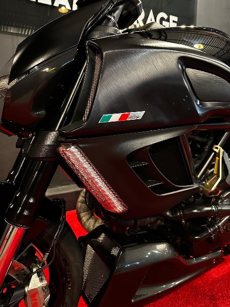 DUCATI DIAVEL 1198 /2013 EXCLUSIVO VEÍCULOS SANTA CRUZ DO SUL / Carros no Vale