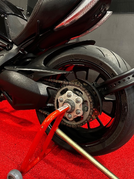 DUCATI DIAVEL 1198 /2013 EXCLUSIVO VEÍCULOS SANTA CRUZ DO SUL / Carros no Vale