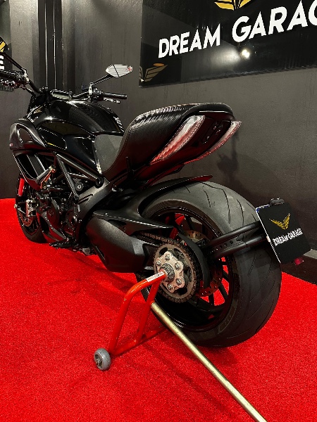 DUCATI DIAVEL 1198 /2013 EXCLUSIVO VEÍCULOS SANTA CRUZ DO SUL / Carros no Vale