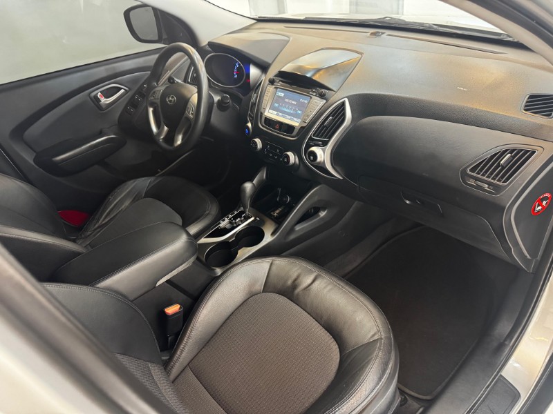 HYUNDAI IX 35 GLS 2015/2015 LUCAS AUTOMÓVEIS BOM RETIRO DO SUL / Carros no Vale