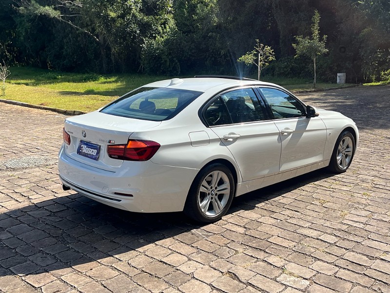BMW 320i 2.0 16V TURBO ACTIVE FLEX 4P AUTOMÁTICO 2018/2018 BOSCO AUTOMÓVEIS GUAPORÉ / Carros no Vale