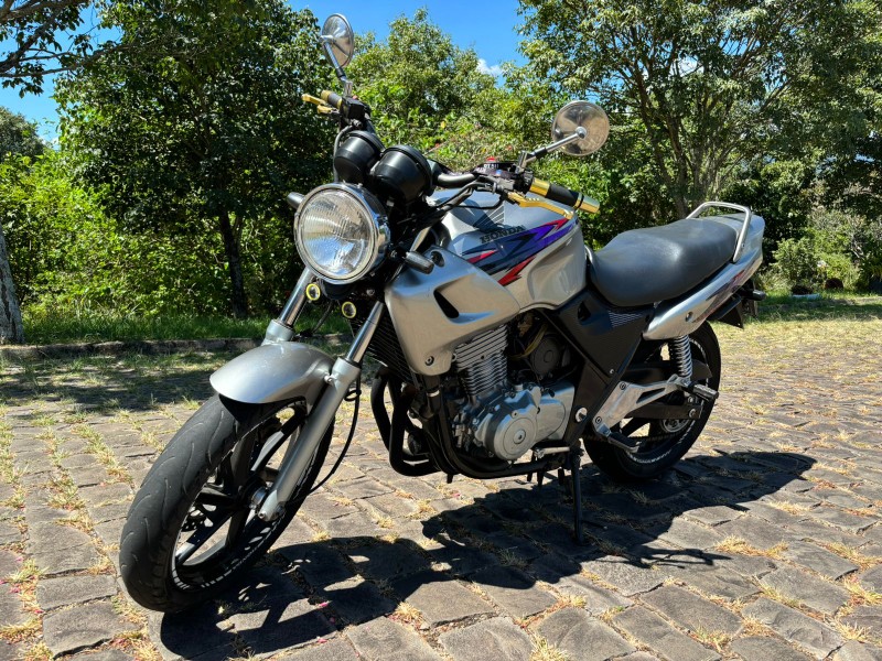 HONDA MOTOS CB 500 /1999 RT 811 VEÍCULOS ARROIO DO MEIO / Carros no Vale