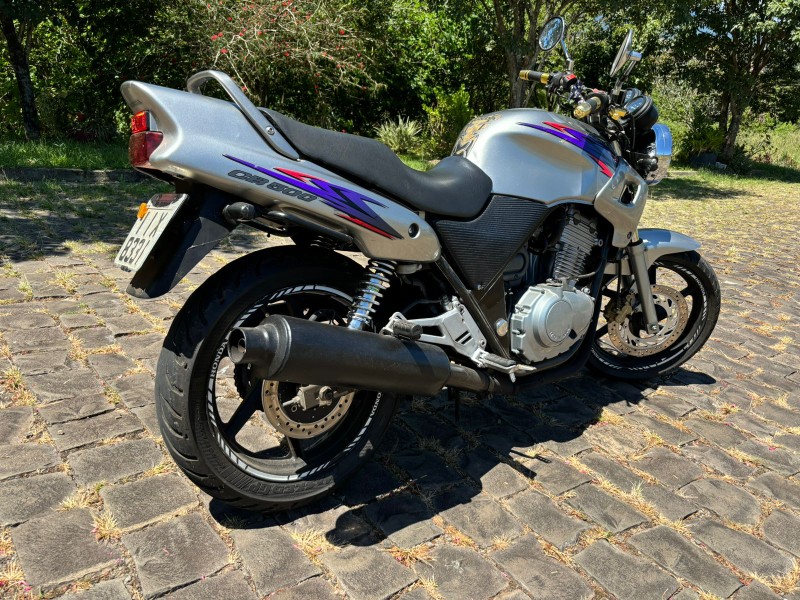 HONDA MOTOS CB 500 /1999 RT 811 VEÍCULOS ARROIO DO MEIO / Carros no Vale