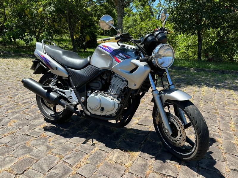 HONDA MOTOS CB 500 /1999 RT 811 VEÍCULOS ARROIO DO MEIO / Carros no Vale