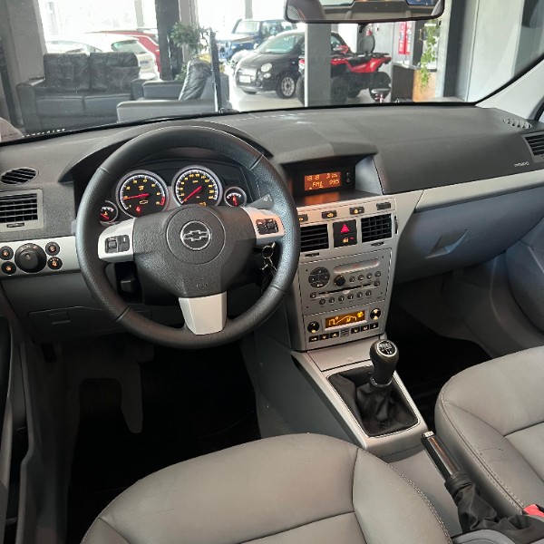 CHEVROLET VECTRA ELEGANCE 2.0 8V 2009/2009 JOÃO CARROS MULTIMARCAS GUAPORÉ / Carros no Vale