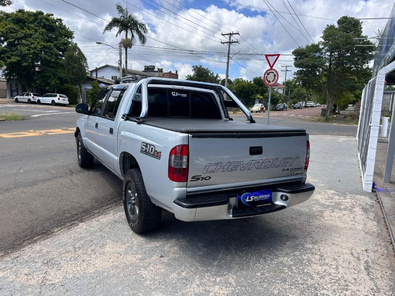 CHEVROLET S10 2.8 SERTÕES 4X4 12V 2005/2005 LS MULTIMARCAS VENÂNCIO AIRES / Carros no Vale