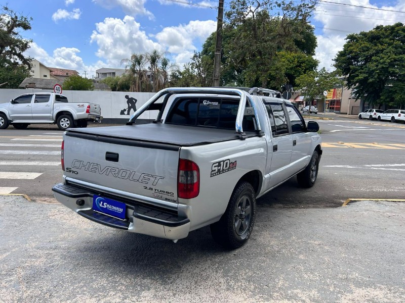 CHEVROLET S10 2.8 SERTÕES 4X4 12V 2005/2005 LS MULTIMARCAS VENÂNCIO AIRES / Carros no Vale