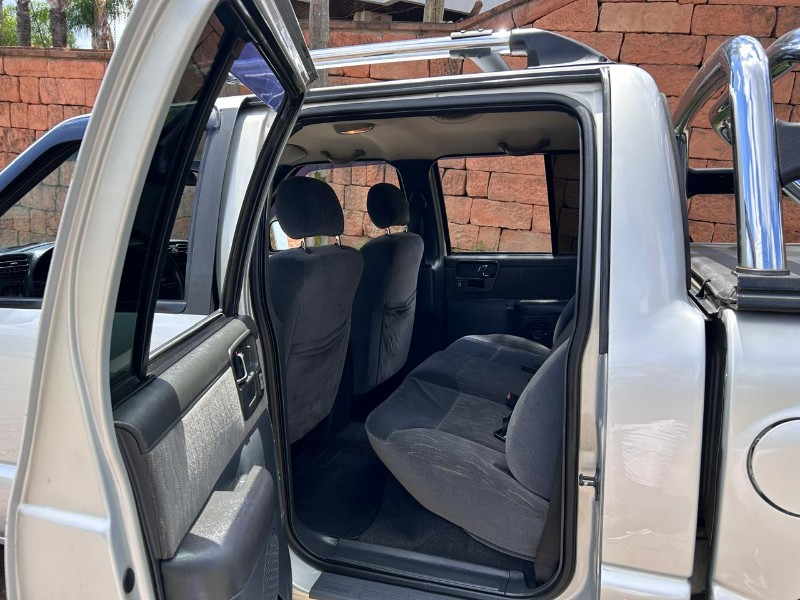 CHEVROLET S10 2.8 SERTÕES 4X4 12V 2005/2005 LS MULTIMARCAS VENÂNCIO AIRES / Carros no Vale