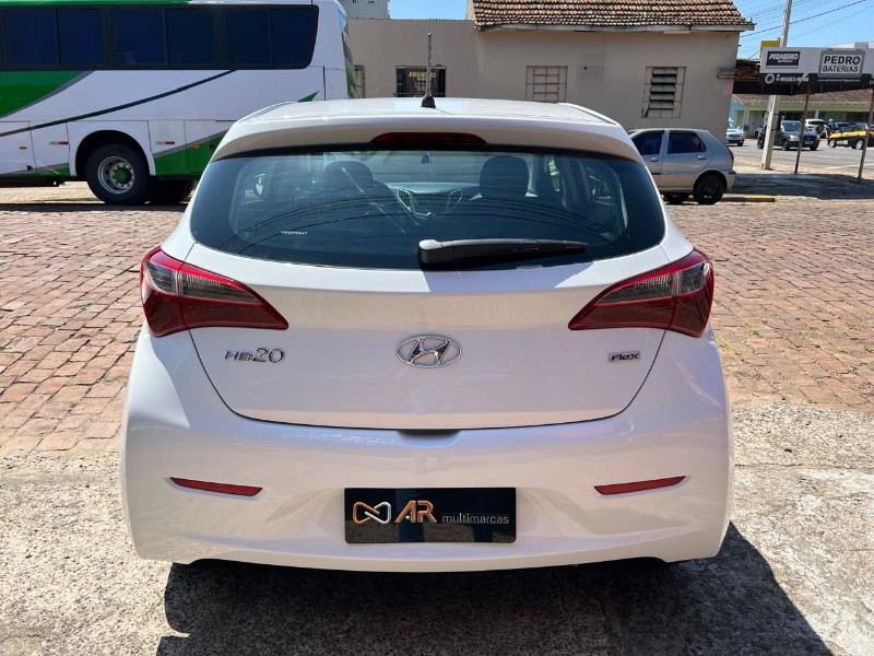 HYUNDAI HB20 1.0 COMFORT 12V FLEX 4P MANUAL 2015/2015 AR MULTIMARCAS VENÂNCIO AIRES / Carros no Vale