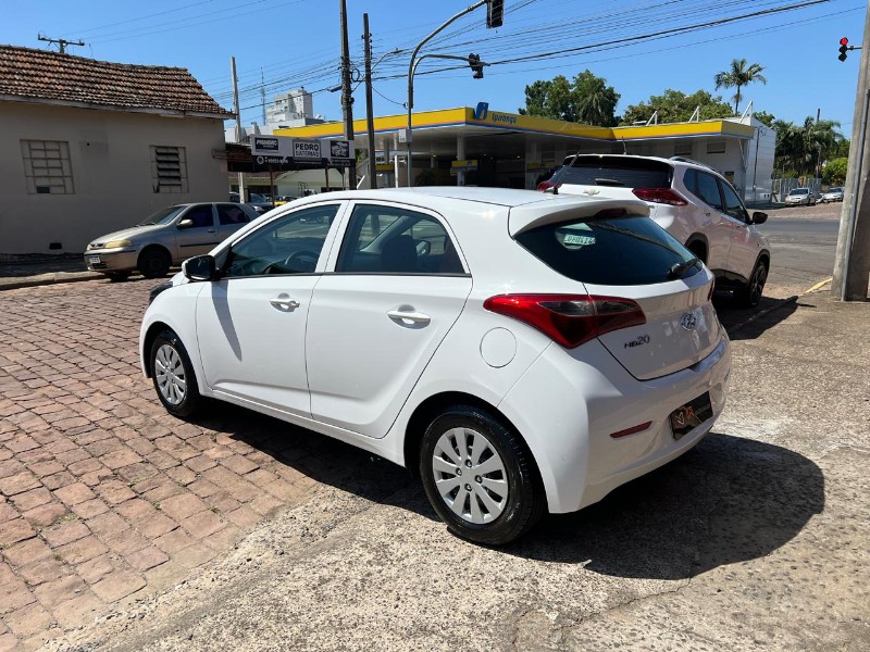 HYUNDAI HB20 1.0 COMFORT 12V FLEX 4P MANUAL 2015/2015 AR MULTIMARCAS VENÂNCIO AIRES / Carros no Vale