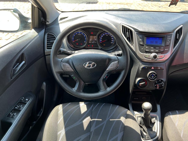 HYUNDAI HB20 1.0 COMFORT 12V FLEX 4P MANUAL 2015/2015 AR MULTIMARCAS VENÂNCIO AIRES / Carros no Vale