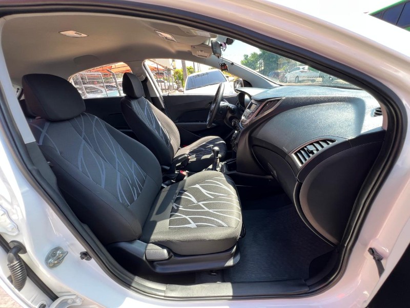 HYUNDAI HB20 1.0 COMFORT 12V FLEX 4P MANUAL 2015/2015 AR MULTIMARCAS VENÂNCIO AIRES / Carros no Vale
