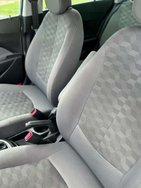 HYUNDAI HB20 1.6 COMFORT 16V 2017 2016/2017 NEURI VEÍCULOS LAJEADO / Carros no Vale