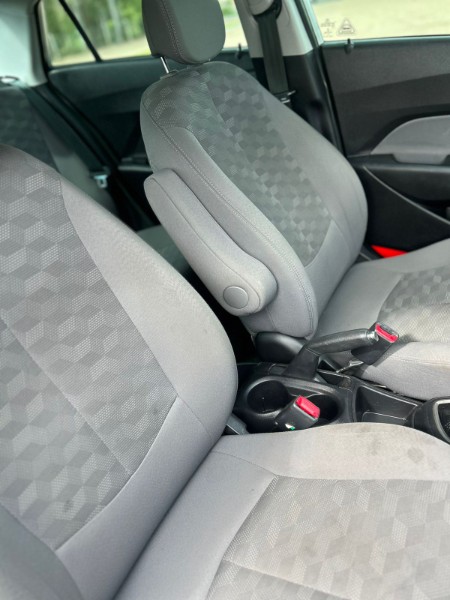 HYUNDAI HB20 1.6 COMFORT 16V 2017 2016/2017 NEURI VEÍCULOS LAJEADO / Carros no Vale
