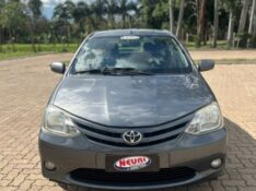 TOYOTA ETIOS 1.3 XS 16V FLEX 4P MANUAL /2013 NEURI VEÍCULOS LAJEADO / Carros no Vale