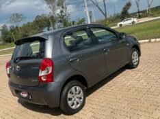 TOYOTA ETIOS 1.3 XS 16V FLEX 4P MANUAL /2013 NEURI VEÍCULOS LAJEADO / Carros no Vale