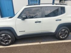 JEEP RENEGADE 1.8 16V FLEX SPORT 4P MANUAL 2016/2016 ADRIANO VEÍCULOS CRUZEIRO DO SUL / Carros no Vale