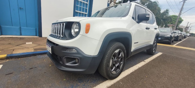 JEEP RENEGADE 1.8 16V FLEX SPORT 4P MANUAL 2016/2016 ADRIANO VEÍCULOS CRUZEIRO DO SUL / Carros no Vale