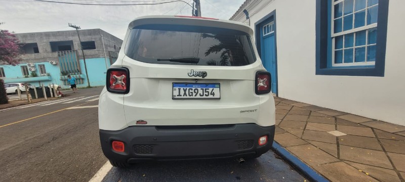 JEEP RENEGADE 1.8 16V FLEX SPORT 4P MANUAL 2016/2016 ADRIANO VEÍCULOS CRUZEIRO DO SUL / Carros no Vale