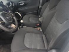 JEEP RENEGADE 1.8 16V FLEX SPORT 4P MANUAL 2016/2016 ADRIANO VEÍCULOS CRUZEIRO DO SUL / Carros no Vale