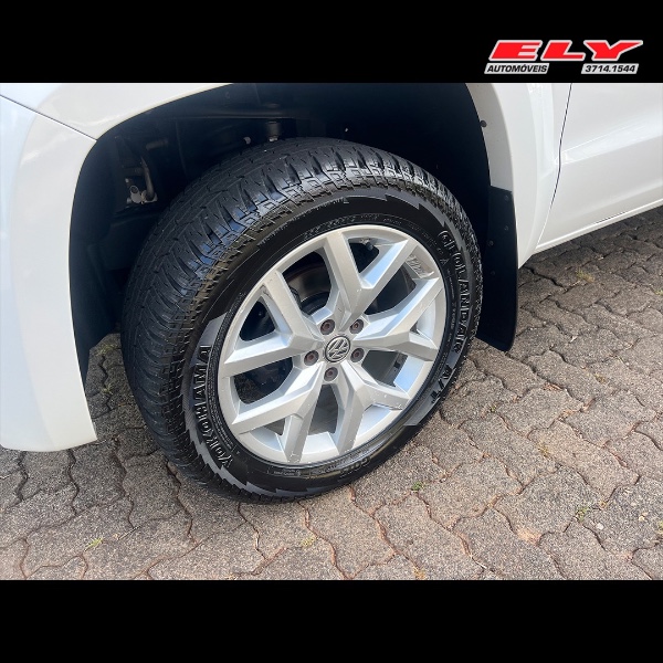 VOLKSWAGEN AMAROK 2.0 HIGHLINE 4X4 CD 16V TURBO INTERCOOLER DIESEL 4P AUTOMÁTICO 2019/2019 ELY AUTOMÓVEIS LAJEADO / Carros no Vale