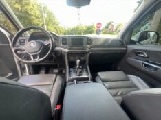 VOLKSWAGEN AMAROK 2.0 HIGHLINE 4X4 CD 16V TURBO INTERCOOLER DIESEL 4P AUTOMÁTICO 2019/2019 ELY AUTOMÓVEIS LAJEADO / Carros no Vale