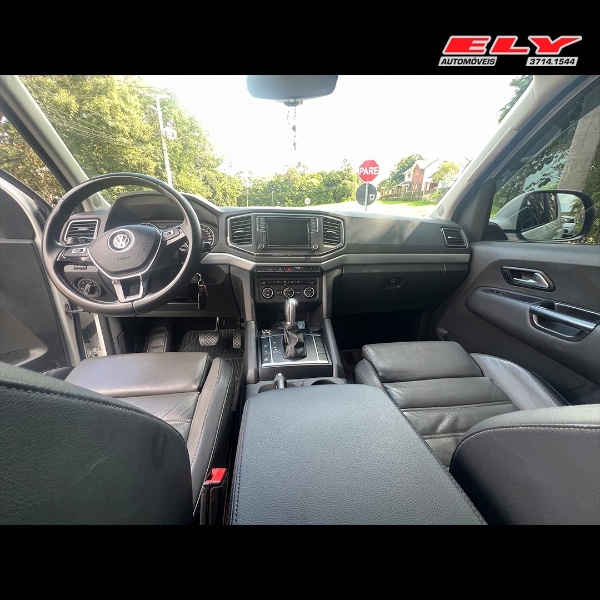 VOLKSWAGEN AMAROK 2.0 HIGHLINE 4X4 CD 16V TURBO INTERCOOLER DIESEL 4P AUTOMÁTICO 2019/2019 ELY AUTOMÓVEIS LAJEADO / Carros no Vale