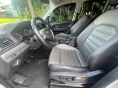 VOLKSWAGEN AMAROK 2.0 HIGHLINE 4X4 CD 16V TURBO INTERCOOLER DIESEL 4P AUTOMÁTICO 2019/2019 ELY AUTOMÓVEIS LAJEADO / Carros no Vale