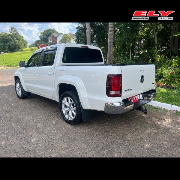 VOLKSWAGEN AMAROK 2.0 HIGHLINE 4X4 CD 16V TURBO INTERCOOLER DIESEL 4P AUTOMÁTICO 2019/2019 ELY AUTOMÓVEIS LAJEADO / Carros no Vale