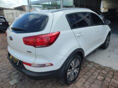 KIA SPORTAGE 2.0 LX 4X2 16V FLEX 4P AUTOMÁTICO /2015 CHIMA VEÍCULOS VENÂNCIO AIRES / Carros no Vale