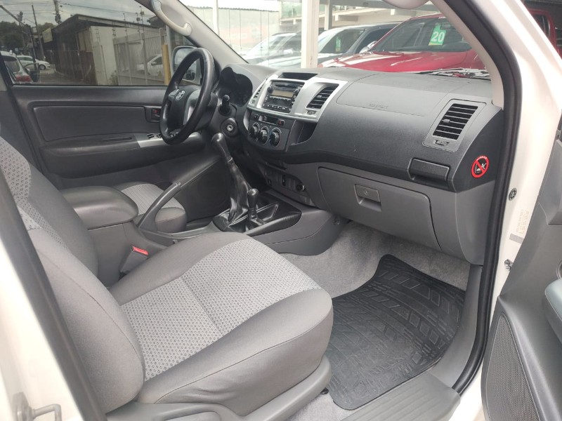 TOYOTA HILUX 3.0 STD 4X4 16V /2012 CHIMA VEÍCULOS VENÂNCIO AIRES / Carros no Vale
