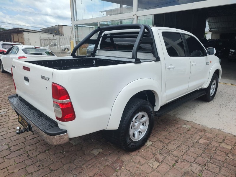 TOYOTA HILUX 3.0 STD 4X4 16V /2012 CHIMA VEÍCULOS VENÂNCIO AIRES / Carros no Vale