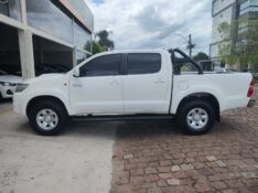 TOYOTA HILUX 3.0 STD 4X4 16V /2012 CHIMA VEÍCULOS VENÂNCIO AIRES / Carros no Vale