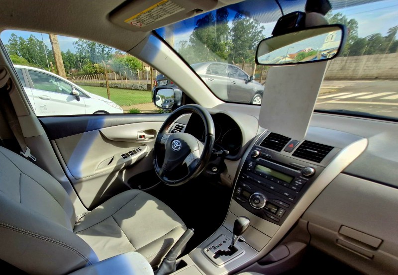 TOYOTA COROLLA 1.8 GLI 16V FLEX 4P AUTOMÁTICO 2009/2010 CRUZEIRO MULTIMARCAS CRUZEIRO DO SUL / Carros no Vale