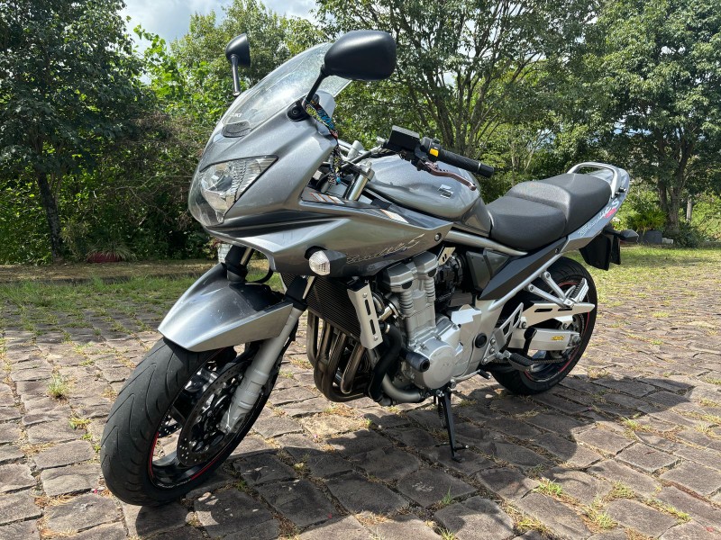 SUZUKI MOTOS BANDIT 1250 S /2011 RT 811 VEÍCULOS ARROIO DO MEIO / Carros no Vale