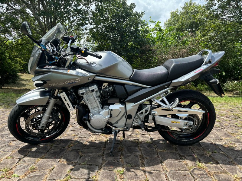 SUZUKI MOTOS BANDIT 1250 S /2011 RT 811 VEÍCULOS ARROIO DO MEIO / Carros no Vale