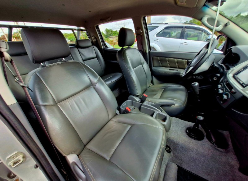 TOYOTA HILUX CD SRV D4-D 4X4 3.0 TDI DIES 2013/2013 CRUZEIRO MULTIMARCAS CRUZEIRO DO SUL / Carros no Vale