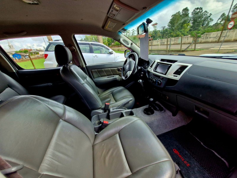 TOYOTA HILUX CD SRV D4-D 4X4 3.0 TDI DIES 2013/2013 CRUZEIRO MULTIMARCAS CRUZEIRO DO SUL / Carros no Vale