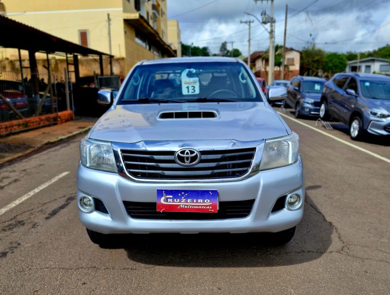 TOYOTA HILUX CD SRV D4-D 4X4 3.0 TDI DIES 2013/2013 CRUZEIRO MULTIMARCAS CRUZEIRO DO SUL / Carros no Vale