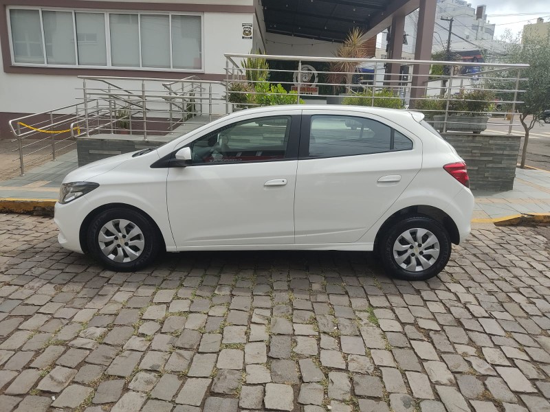 CHEVROLET ONIX 1.0 JOY 2019/2019 ALTERNATIVA VEÍCULOS LAJEADO / Carros no Vale