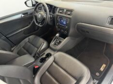 VOLKSWAGEN JETTA 1.4 16V TSI COMFORTLINE 2017/2017 LUCAS AUTOMÓVEIS BOM RETIRO DO SUL / Carros no Vale