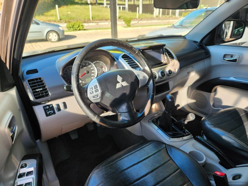 MITSUBISHI L200 TRITON 3.2 HPE 4X4 CD 16V TURBO INTERCOOLER DIESEL 4P MANUAL 2012/2013 TS VEÍCULOS ANTA GORDA / Carros no Vale