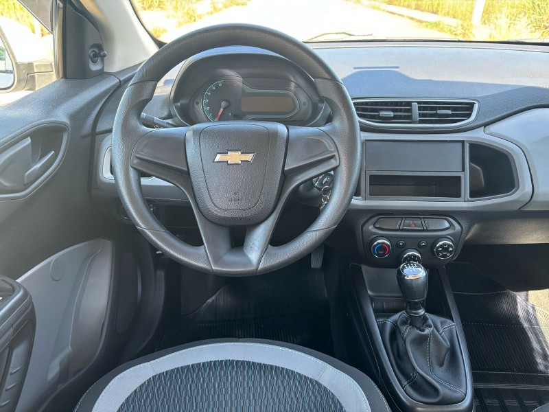 CHEVROLET ONIX 1.0 LT /2015 RT 811 VEÍCULOS ARROIO DO MEIO / Carros no Vale