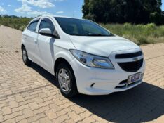 CHEVROLET ONIX 1.0 LT /2015 RT 811 VEÍCULOS ARROIO DO MEIO / Carros no Vale