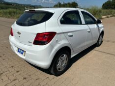 CHEVROLET ONIX 1.0 LT /2015 RT 811 VEÍCULOS ARROIO DO MEIO / Carros no Vale